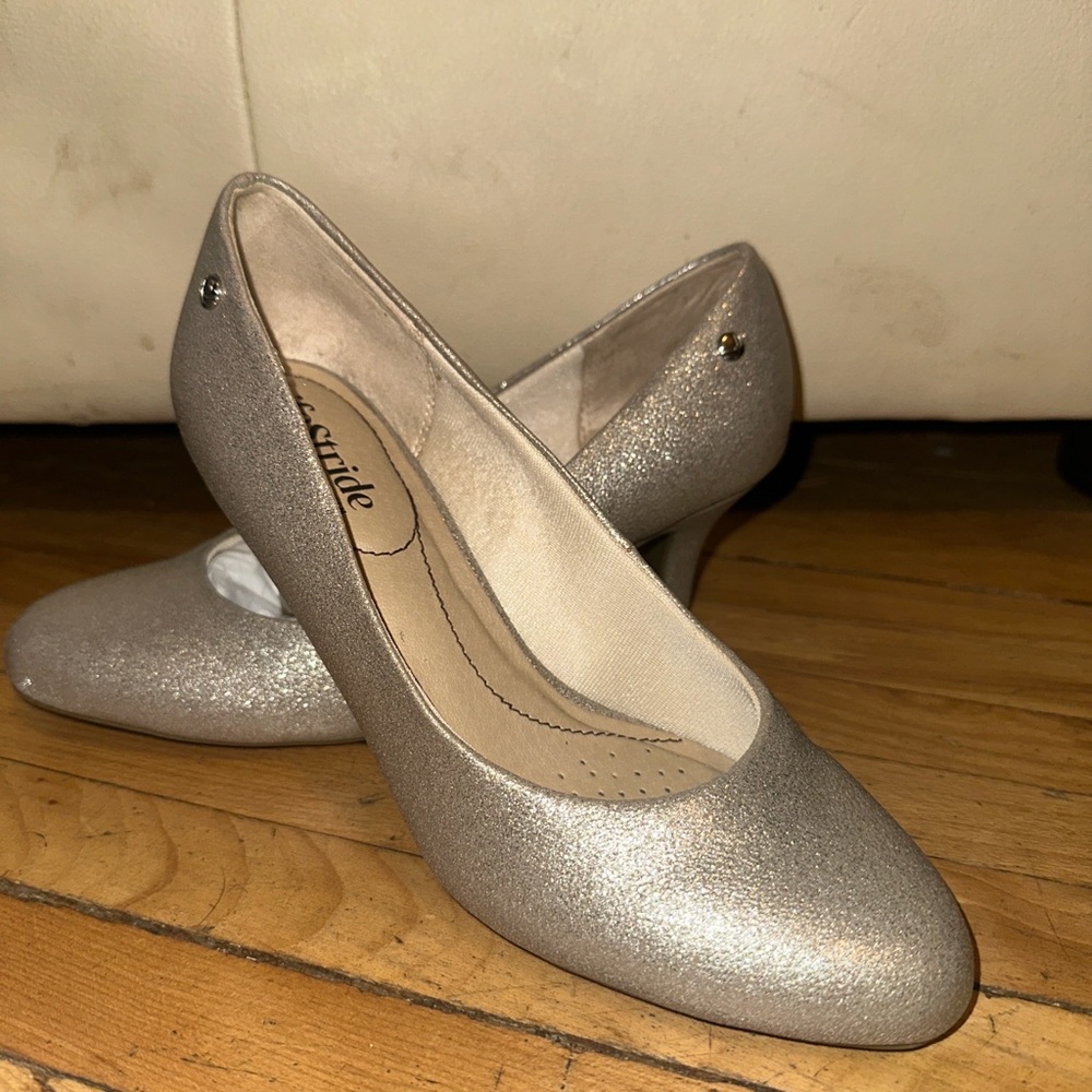 Naturalizer Women's Silver Pumps